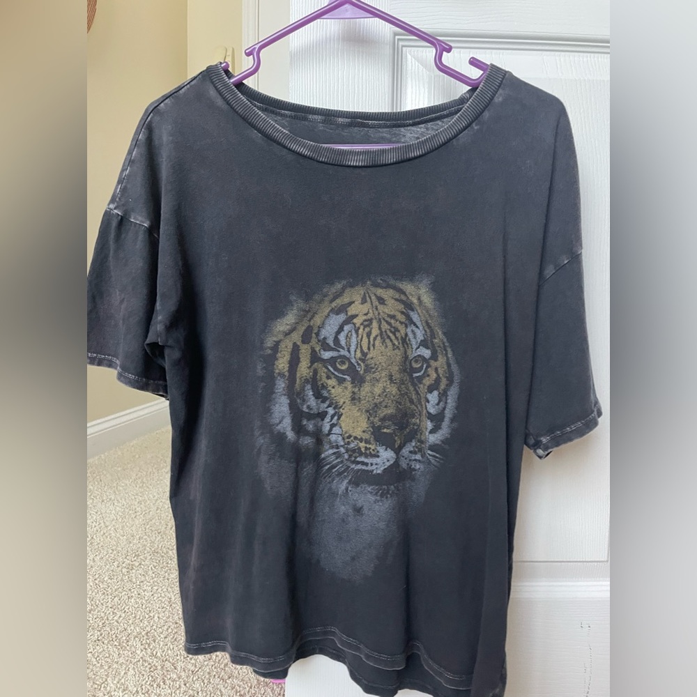 AEO graphic tee